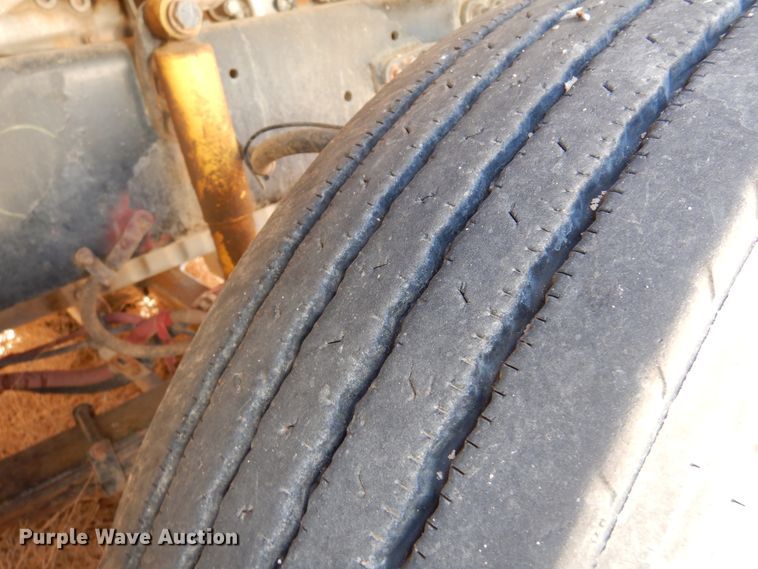 image for item DM5248 2005 Sterling LT9500  semi truck