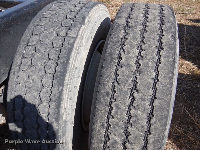 image for item DM5248 2005 Sterling LT9500  semi truck