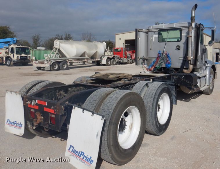 image for item DM5304 2001 International 9100i  semi truck