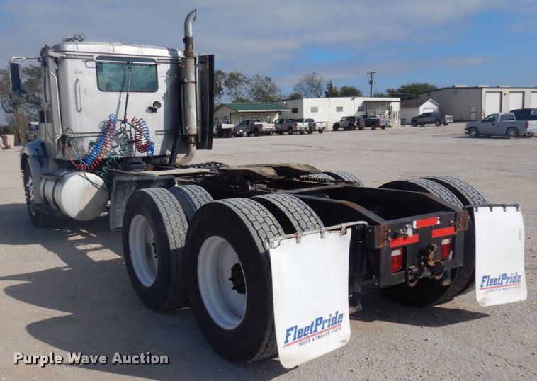 image for item DM5304 2001 International 9100i  semi truck