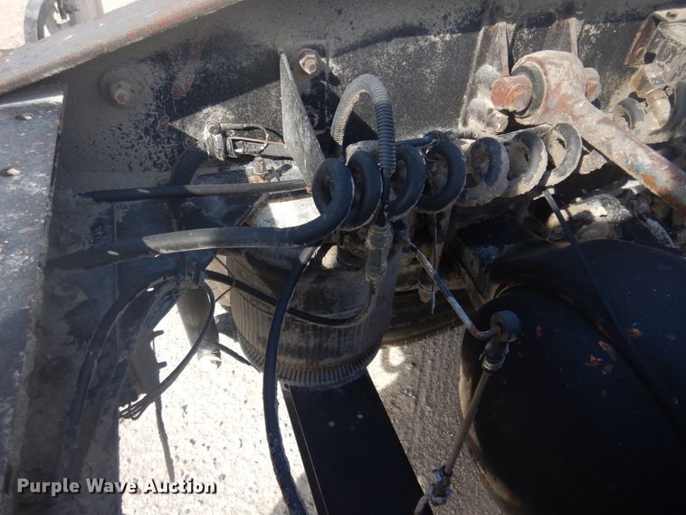 image for item DM5304 2001 International 9100i  semi truck