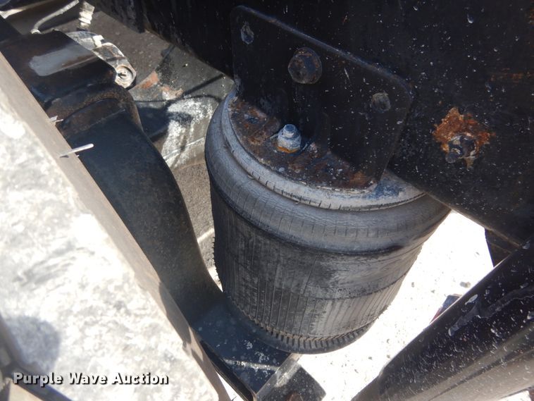 image for item DM5304 2001 International 9100i  semi truck