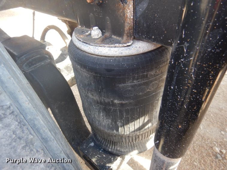 image for item DM5304 2001 International 9100i  semi truck