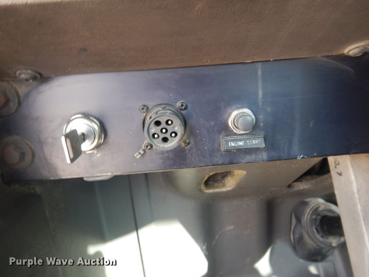 image for item DM5304 2001 International 9100i  semi truck