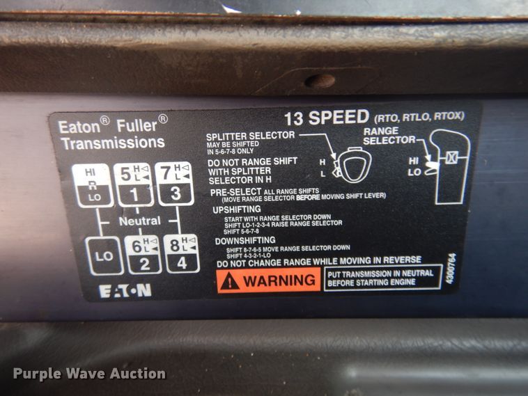 image for item DM5304 2001 International 9100i  semi truck