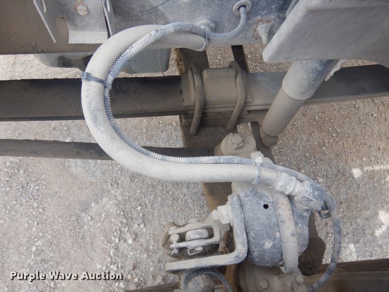 image for item DM5304 2001 International 9100i  semi truck