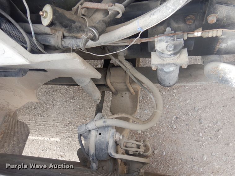 image for item DM5304 2001 International 9100i  semi truck