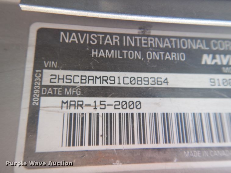 image for item DM5304 2001 International 9100i  semi truck