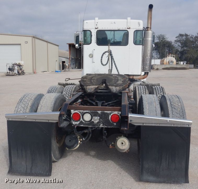 image for item DM5305 2003 Kenworth T800  semi truck