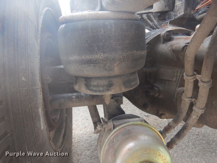 image for item DM5305 2003 Kenworth T800  semi truck