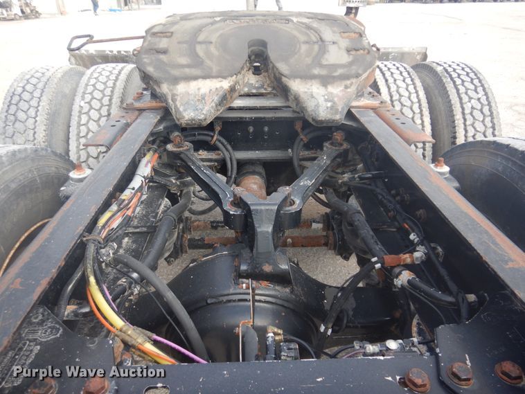 image for item DM5305 2003 Kenworth T800  semi truck