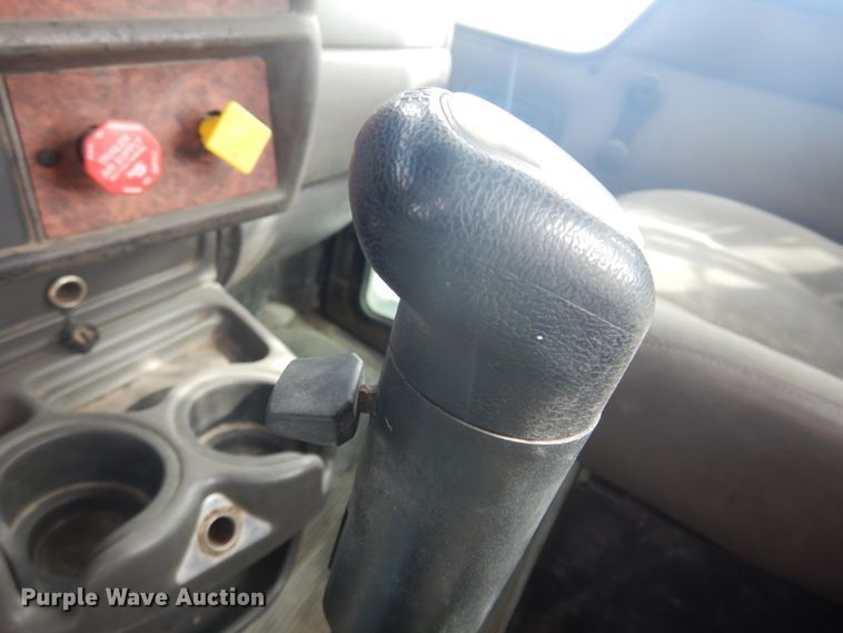 image for item DM5305 2003 Kenworth T800  semi truck