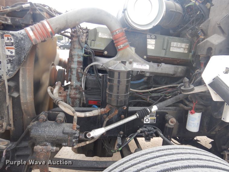 image for item DM5305 2003 Kenworth T800  semi truck