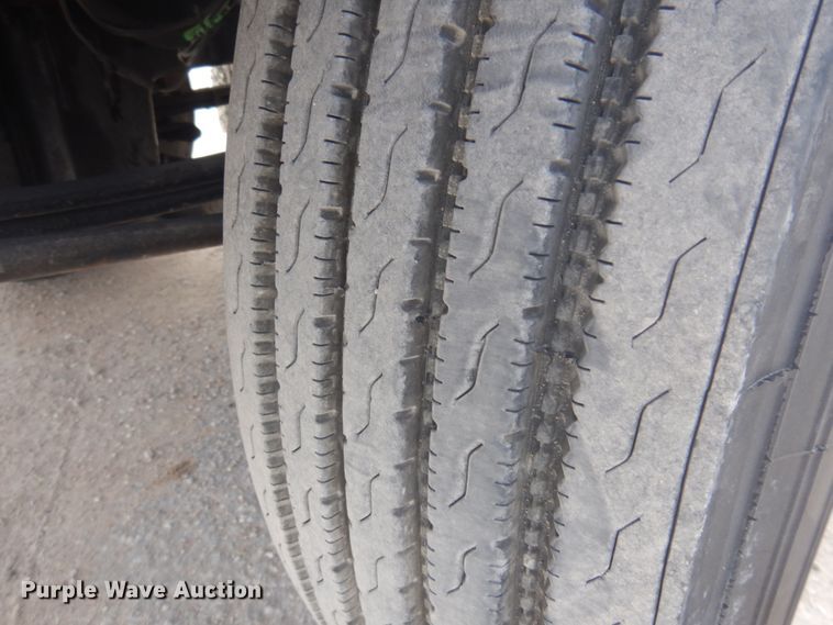 image for item DM5305 2003 Kenworth T800  semi truck