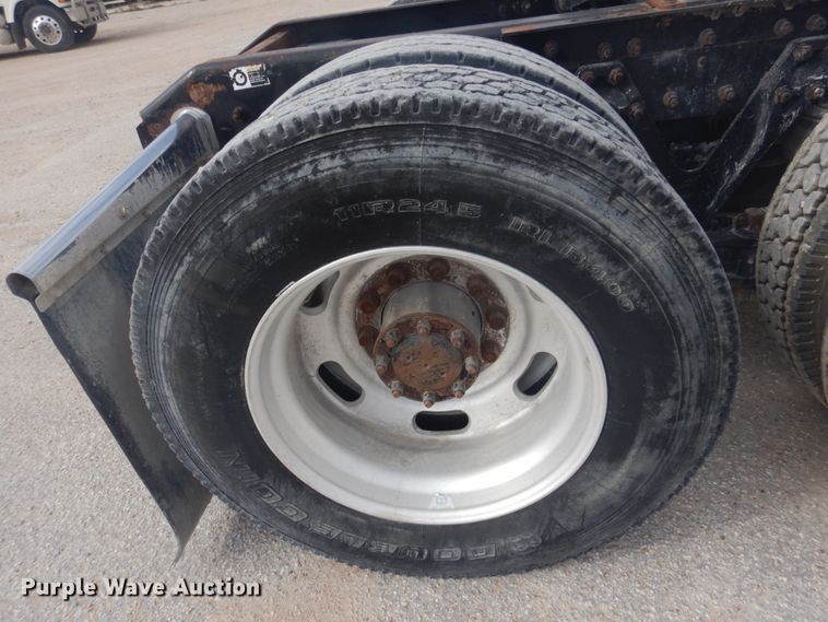 image for item DM5305 2003 Kenworth T800  semi truck