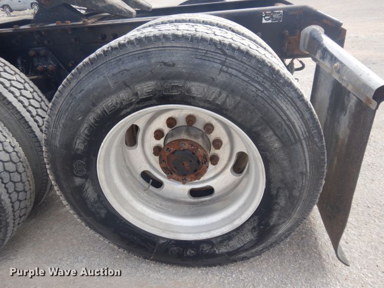 image for item DM5305 2003 Kenworth T800  semi truck