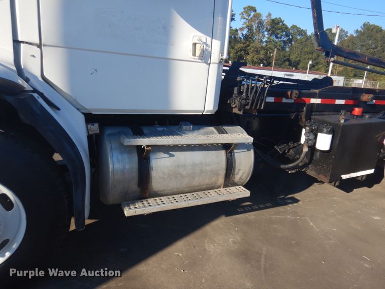 image for item DM5306 2002 Freightliner FL112  roll-off container truck