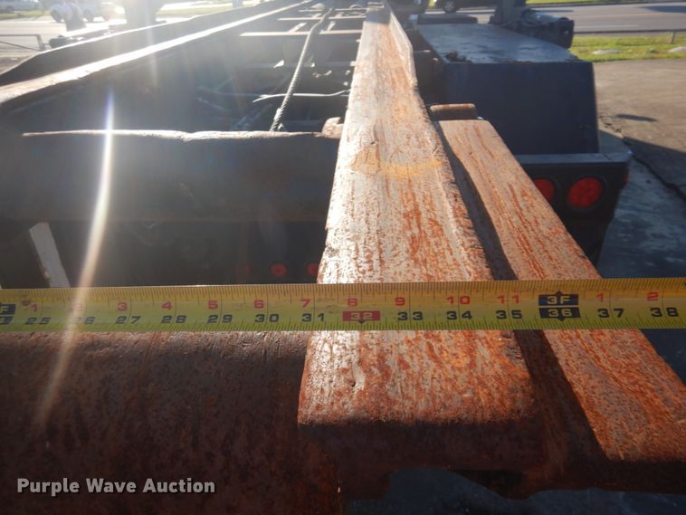 image for item DM5306 2002 Freightliner FL112  roll-off container truck