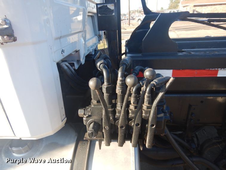 image for item DM5306 2002 Freightliner FL112  roll-off container truck