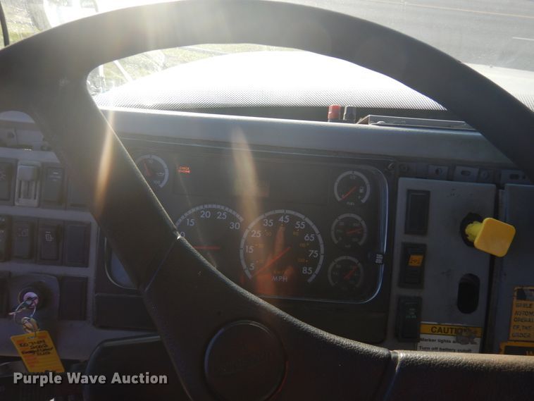 image for item DM5306 2002 Freightliner FL112  roll-off container truck