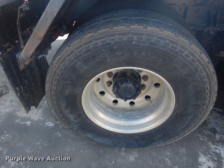 image for item DM5306 2002 Freightliner FL112  roll-off container truck