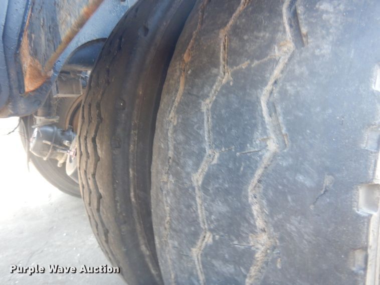 image for item DM5306 2002 Freightliner FL112  roll-off container truck