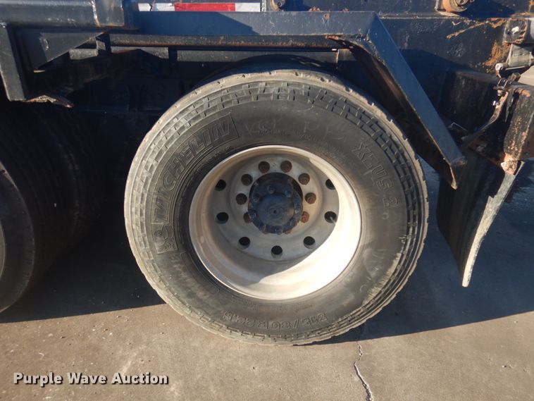 image for item DM5306 2002 Freightliner FL112  roll-off container truck