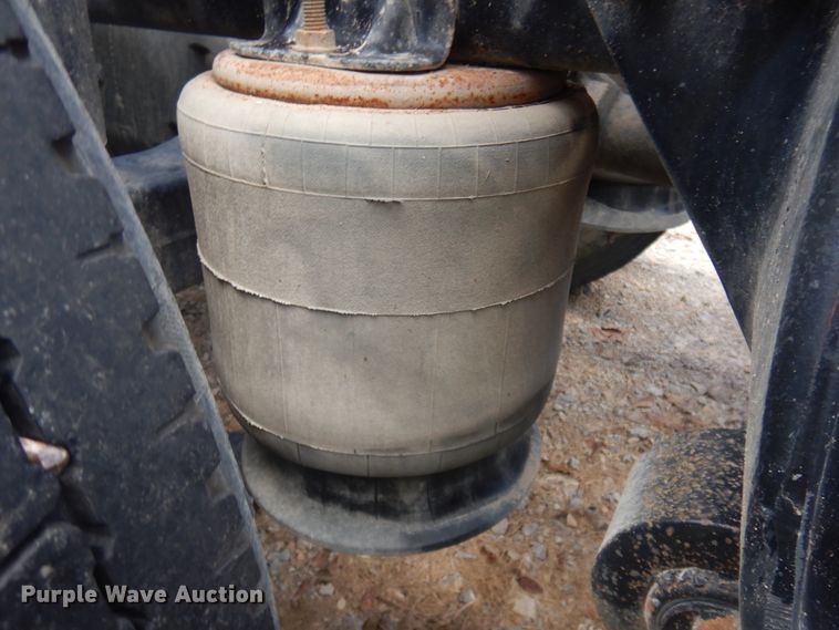 image for item DM5317 2016 Freightliner Cascadia 125  semi truck