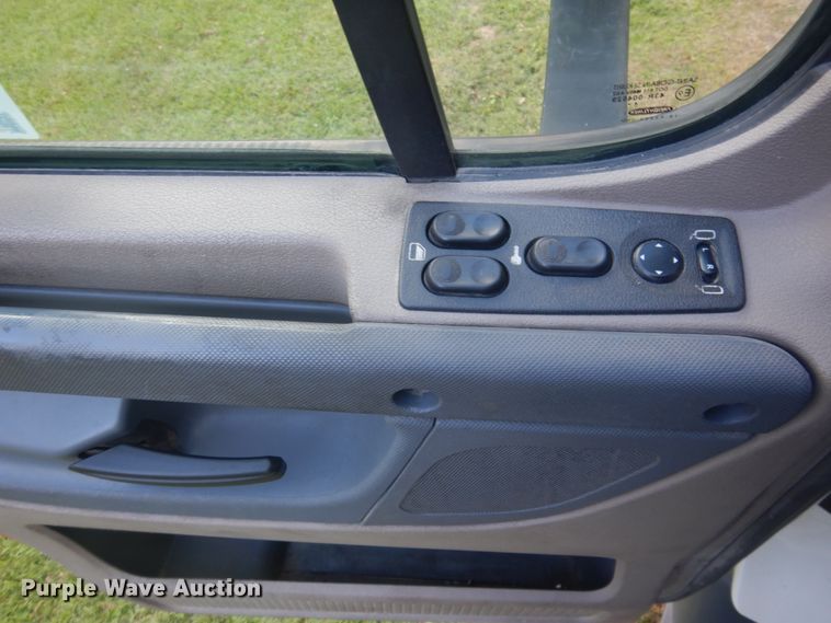 image for item DM5317 2016 Freightliner Cascadia 125  semi truck