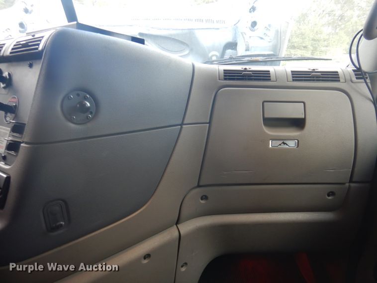 image for item DM5317 2016 Freightliner Cascadia 125  semi truck