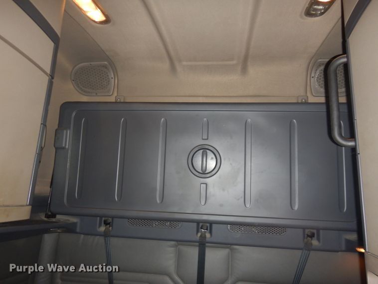 image for item DM5317 2016 Freightliner Cascadia 125  semi truck