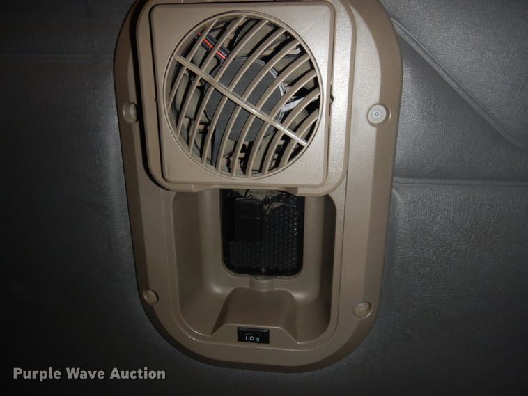 image for item DM5317 2016 Freightliner Cascadia 125  semi truck