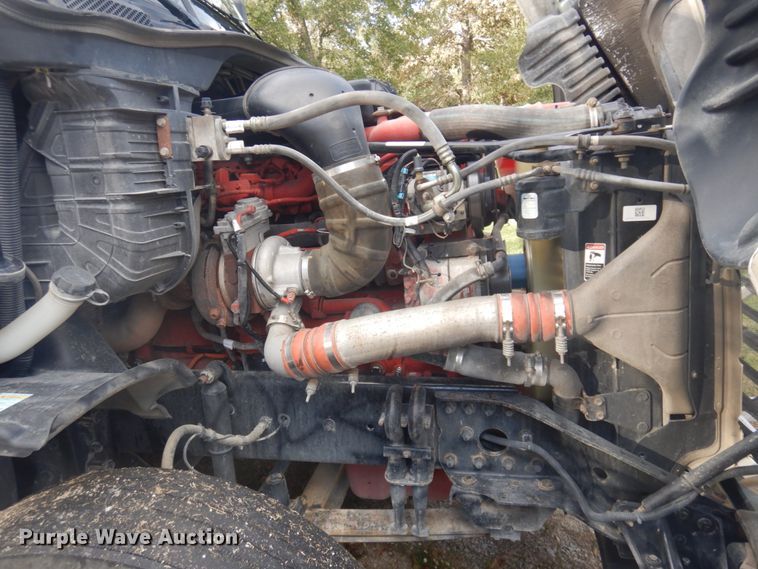 image for item DM5317 2016 Freightliner Cascadia 125  semi truck