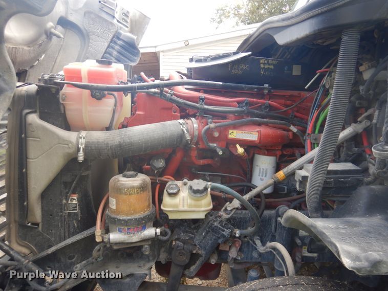 image for item DM5317 2016 Freightliner Cascadia 125  semi truck