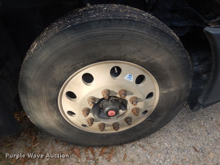 image for item DM5317 2016 Freightliner Cascadia 125  semi truck