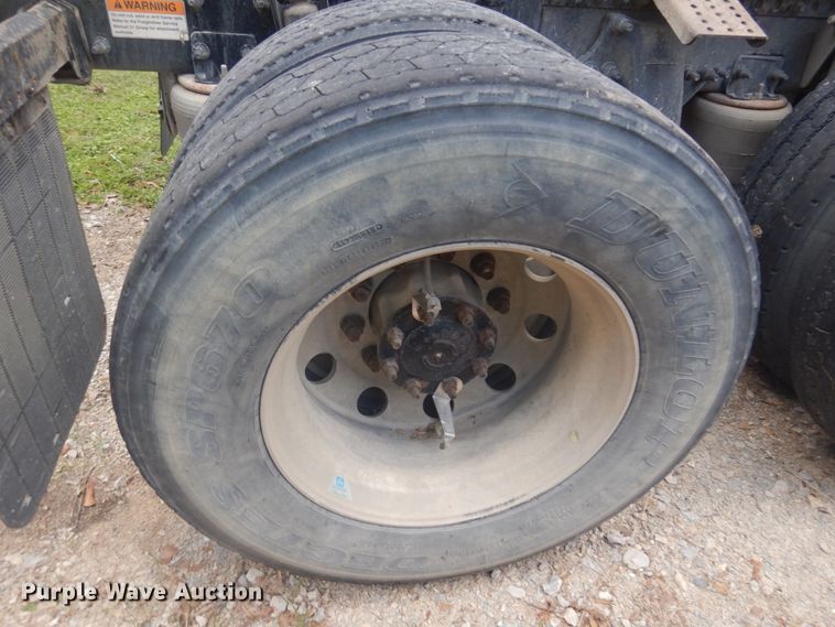 image for item DM5317 2016 Freightliner Cascadia 125  semi truck