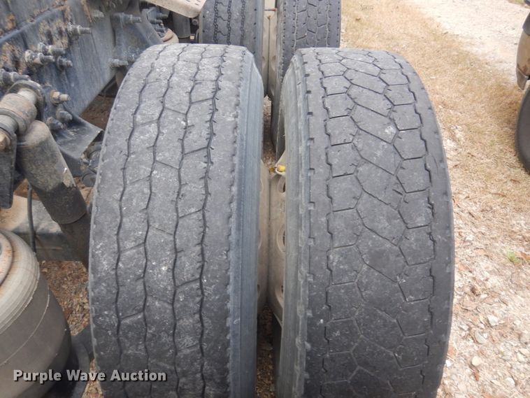 image for item DM5317 2016 Freightliner Cascadia 125  semi truck