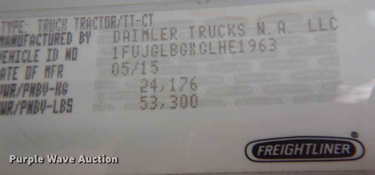 image for item DM5317 2016 Freightliner Cascadia 125  semi truck