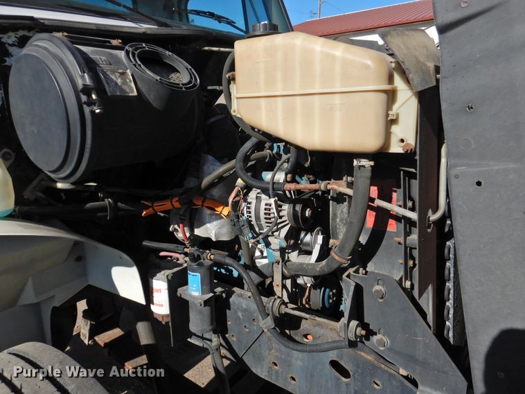 image for item DN0003 2000 International 4900  truck cab and chassis