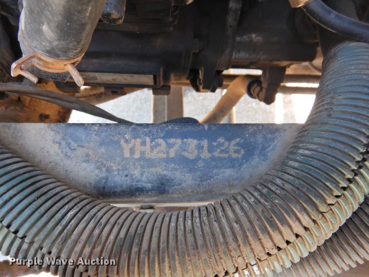 image for item DN0003 2000 International 4900  truck cab and chassis