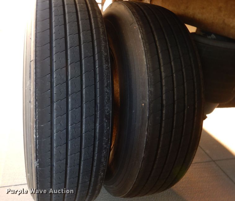 image for item DN5321 2003 Great Dane 7811TZ-1A 53  refrigerated van trailer