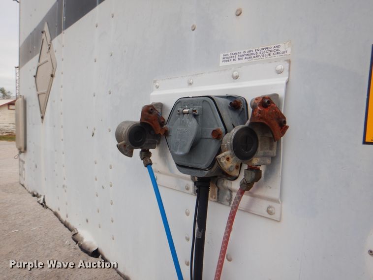 image for item DN6521 2001 Utility Trailer MFG VS2DC  dry van trailer