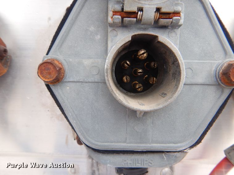 image for item DN6521 2001 Utility Trailer MFG VS2DC  dry van trailer