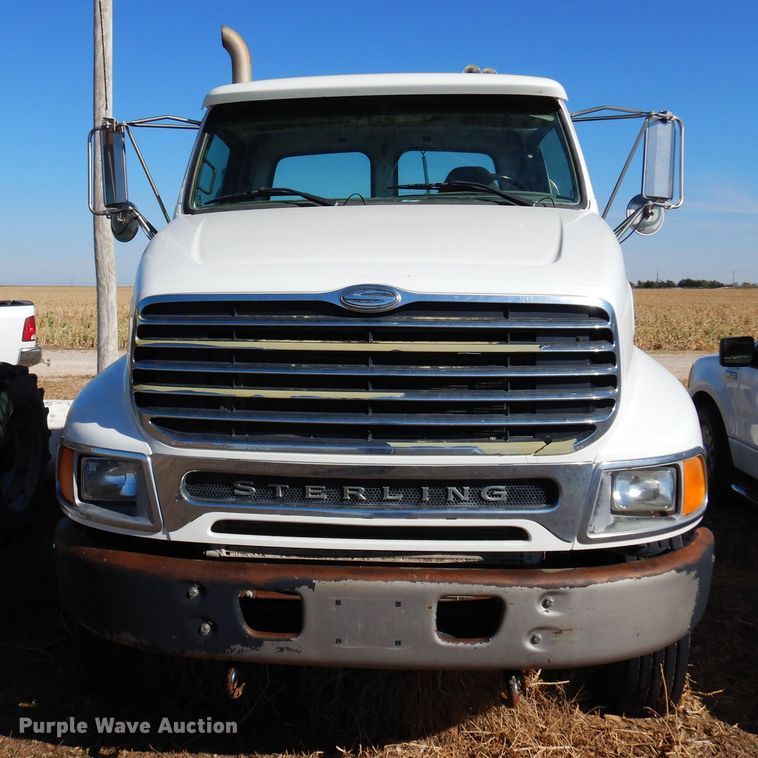 image for item DN8755 2006 Sterling LT9500  semi truck