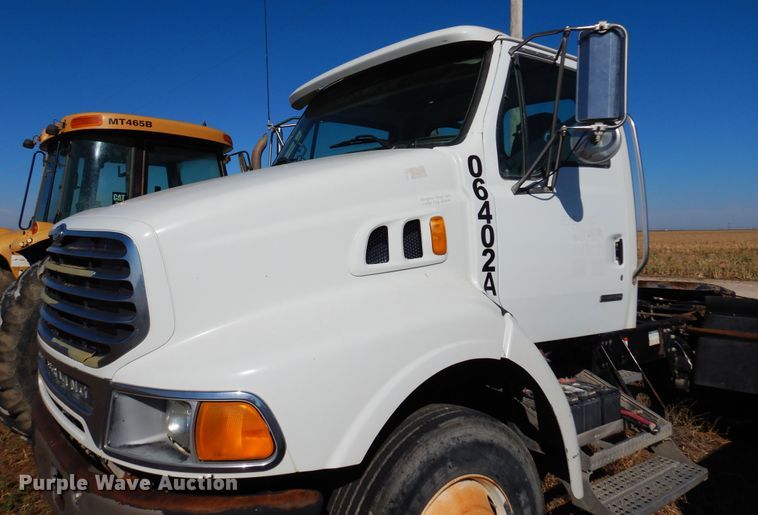 image for item DN8755 2006 Sterling LT9500  semi truck
