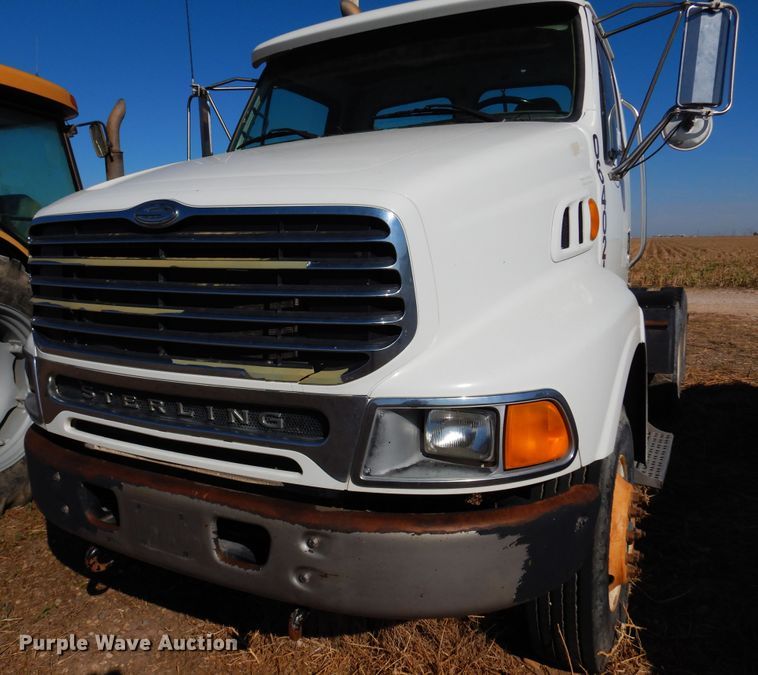 image for item DN8755 2006 Sterling LT9500  semi truck