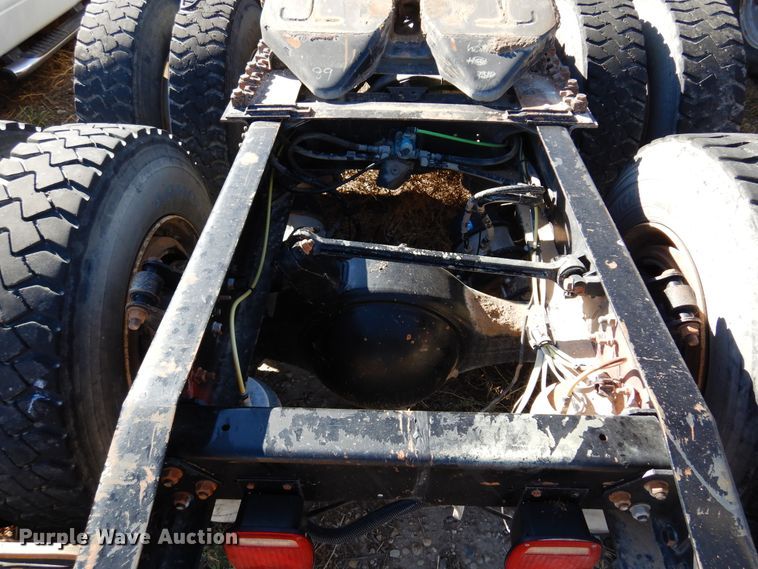 image for item DN8755 2006 Sterling LT9500  semi truck