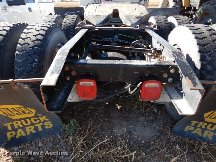 image for item DN8755 2006 Sterling LT9500  semi truck