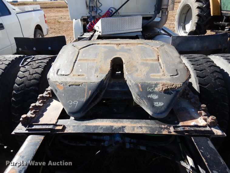 image for item DN8755 2006 Sterling LT9500  semi truck