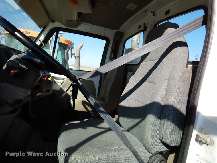 image for item DN8755 2006 Sterling LT9500  semi truck